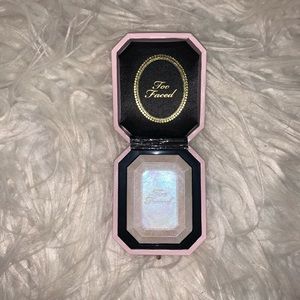 Two Faced Diamond Light Highlighter